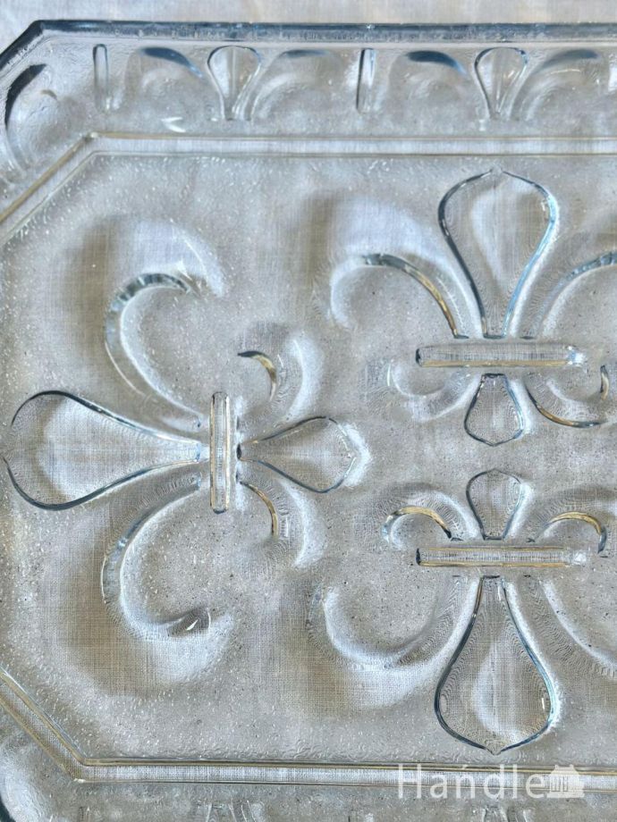 アンティークガラスのトレイ