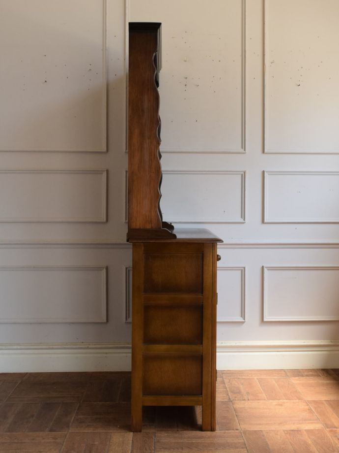 アーコールのキャビネットの側面