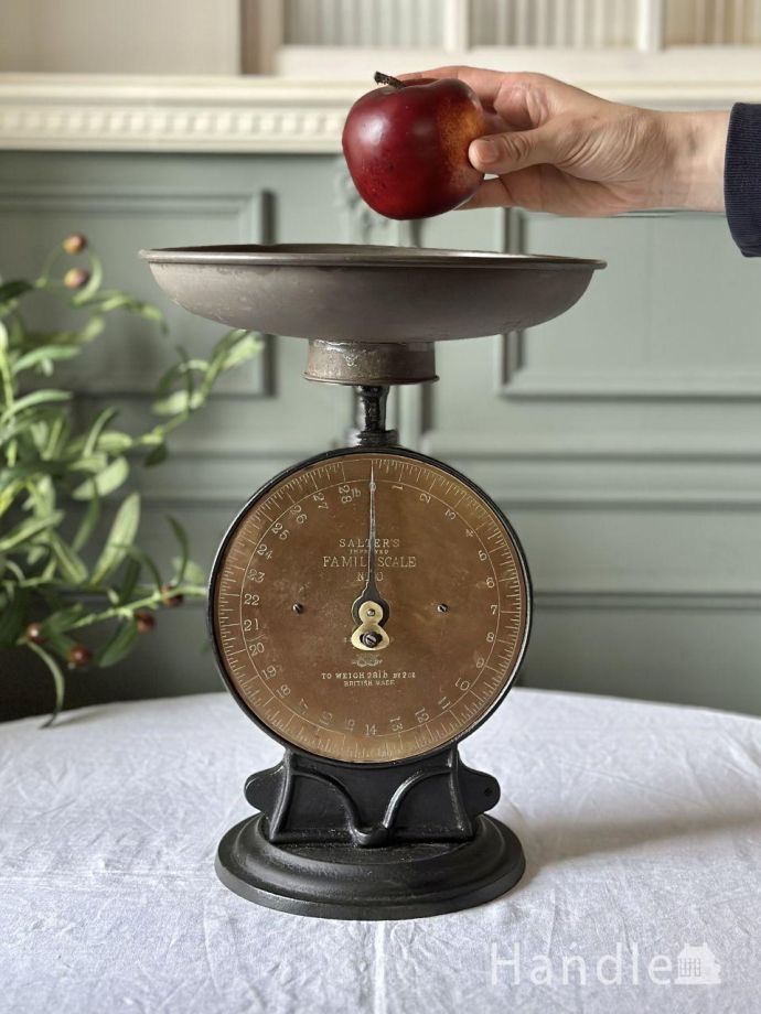 アンティークのキッチンスケール