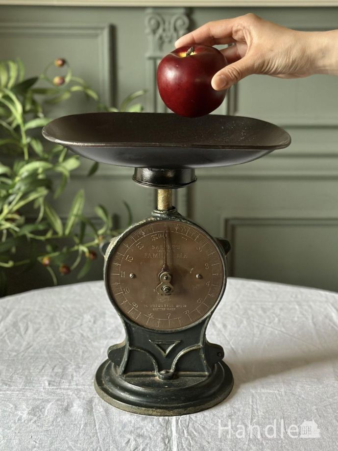 アンティークのキッチンスケール