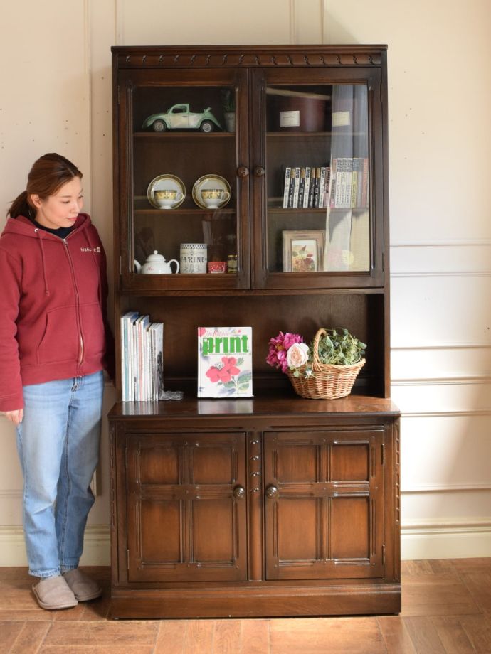 アーコールのガラスキャビネット