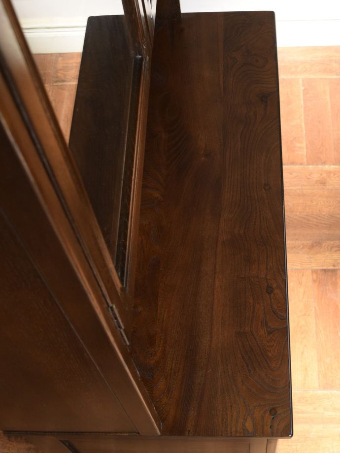 ビンテージキャビネットの天板