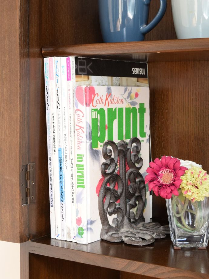 収納たっぷりのキャビネット