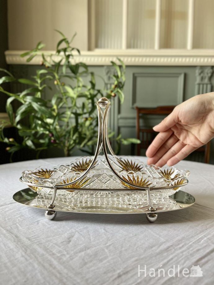 プレスドグラスのボウル