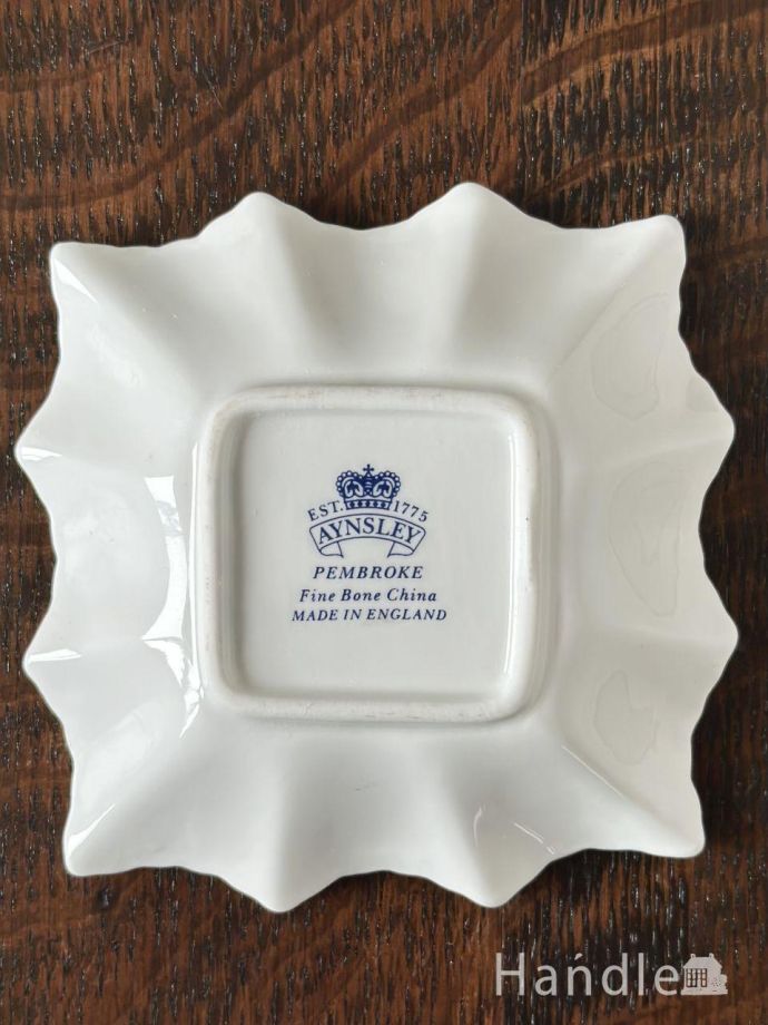 プレートの後ろ