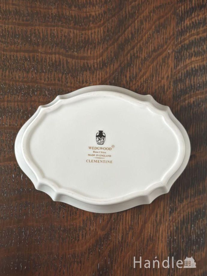 プレートの後ろ