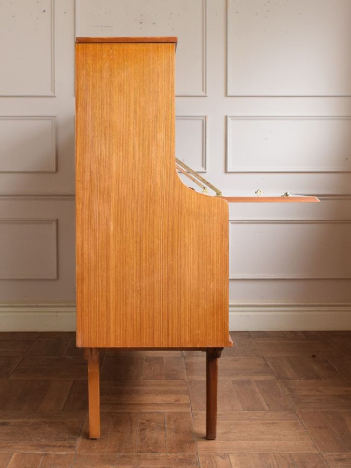 ビンテージ家具の側面