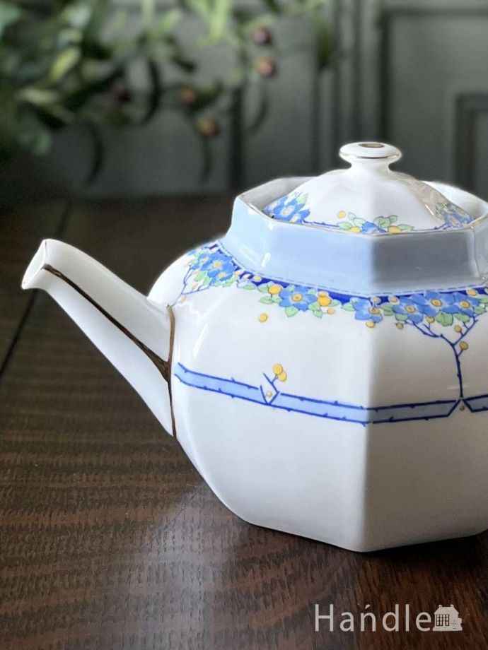 アンティークのティーポット