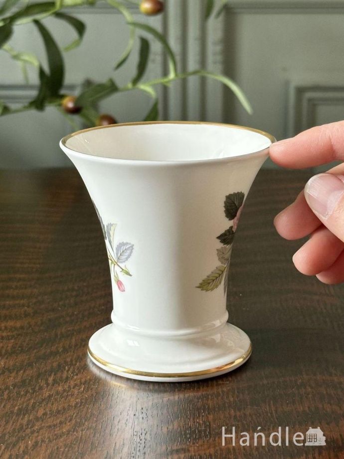 陶磁器のフラワーベース