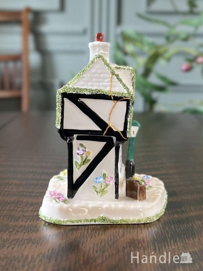 陶磁器で出来たお家