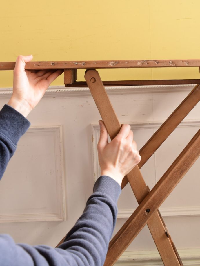 折り畳みできるアイロン台