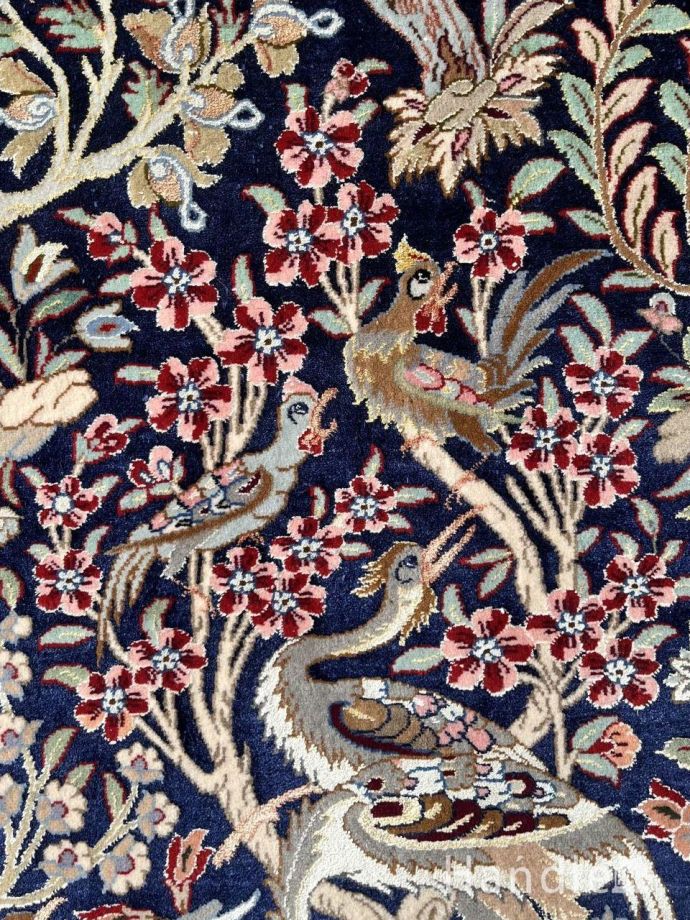 華やかな絨毯の柄