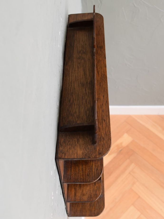 アンティークのウォールシェルフの天板