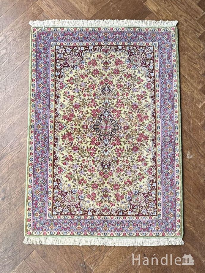 美しいペルシャ絨毯