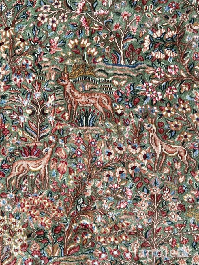 華やかな絨毯の柄