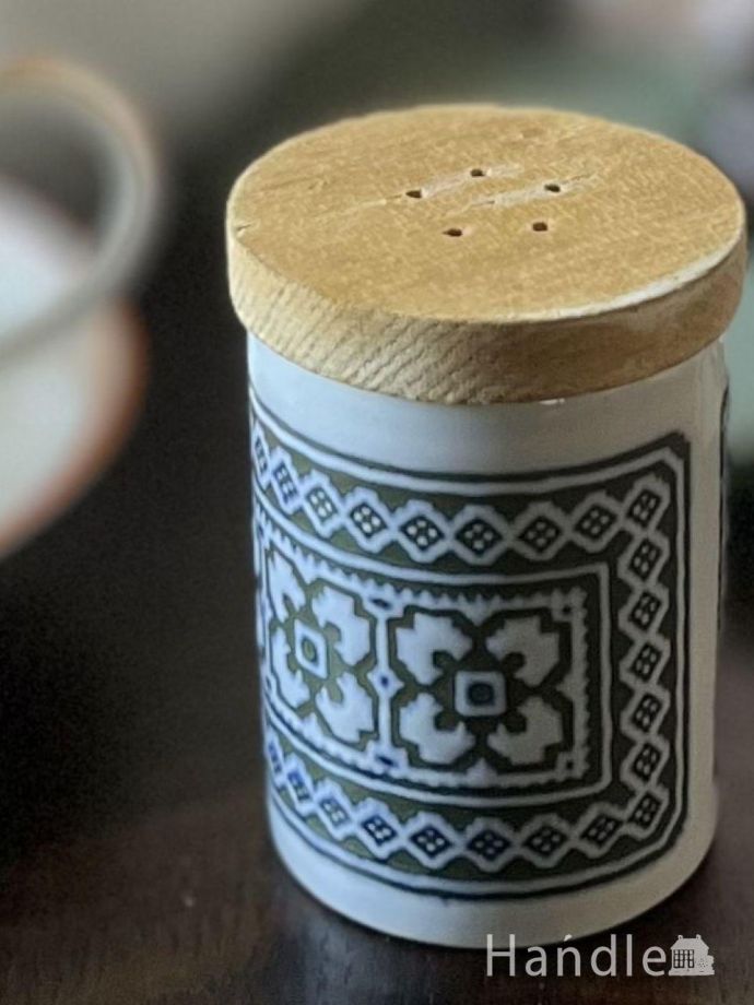 ホーンジーの陶器タペストリー(Tapestry)