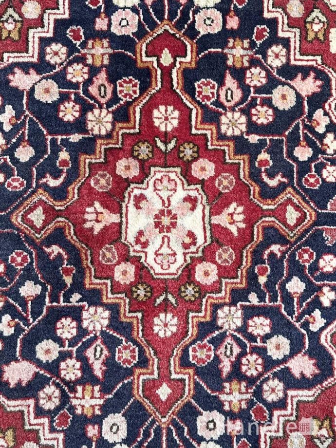 1点もののビンテージ絨毯