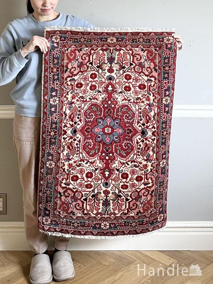 ビンテージのおしゃれな絨毯