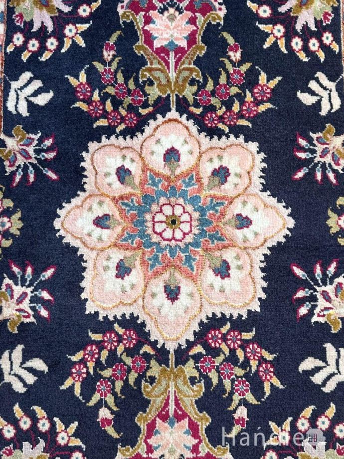 1点もののビンテージ絨毯