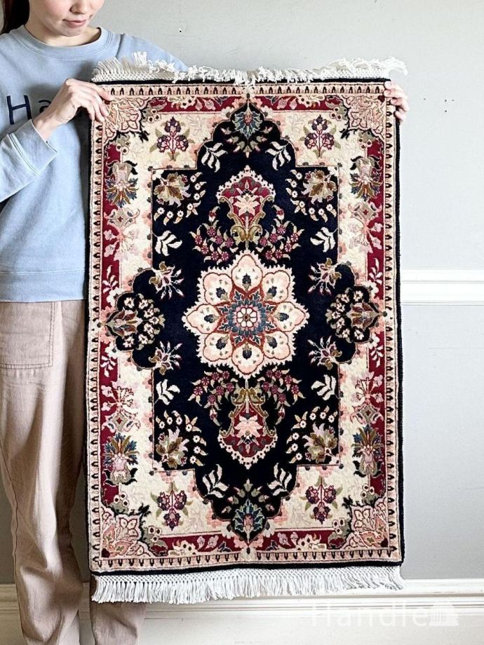 ビンテージのおしゃれな絨毯