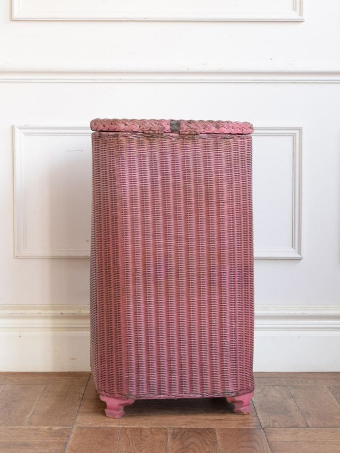 アンティークロイドルームボックスの後ろ姿