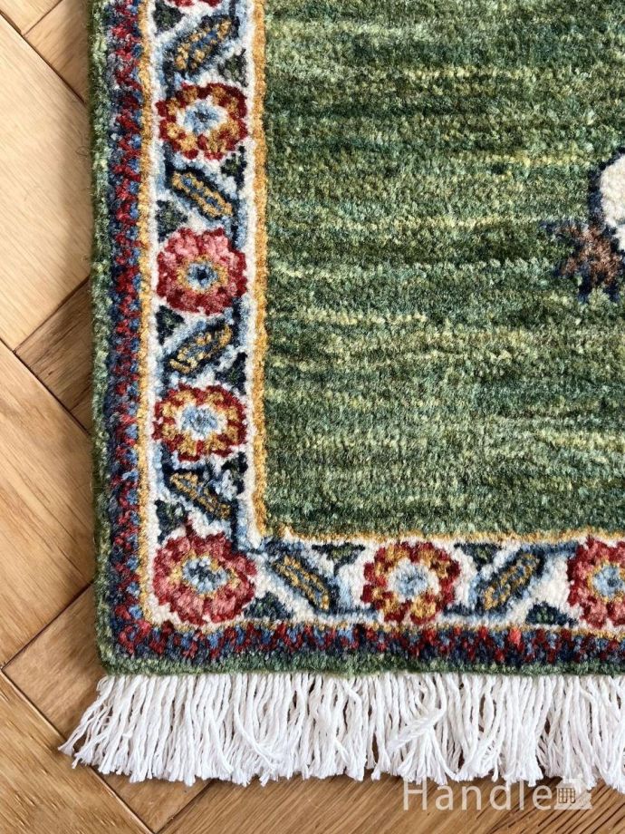 華やかな柄の絨毯