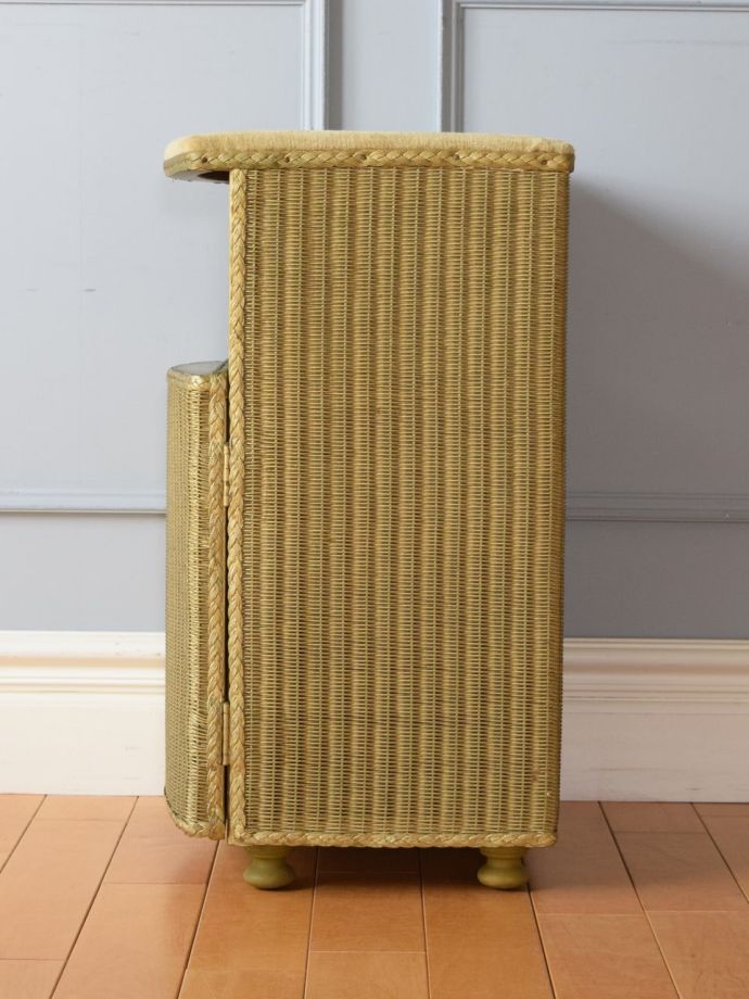 ロイドルームボックスの側面