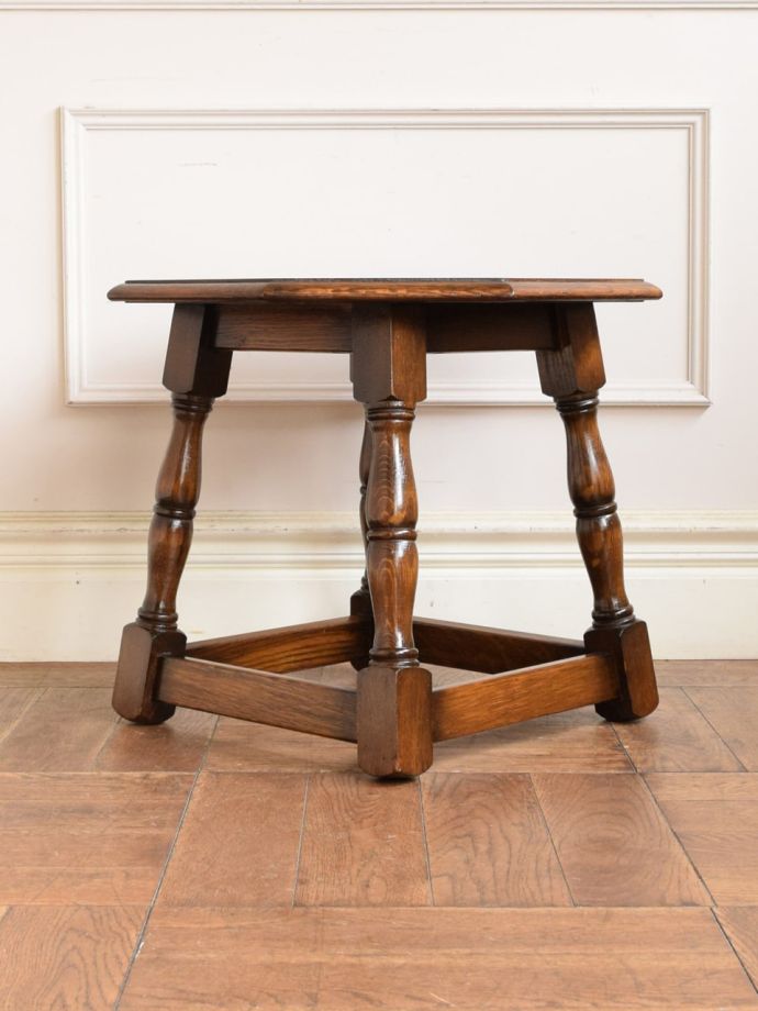 ローテーブルの側面