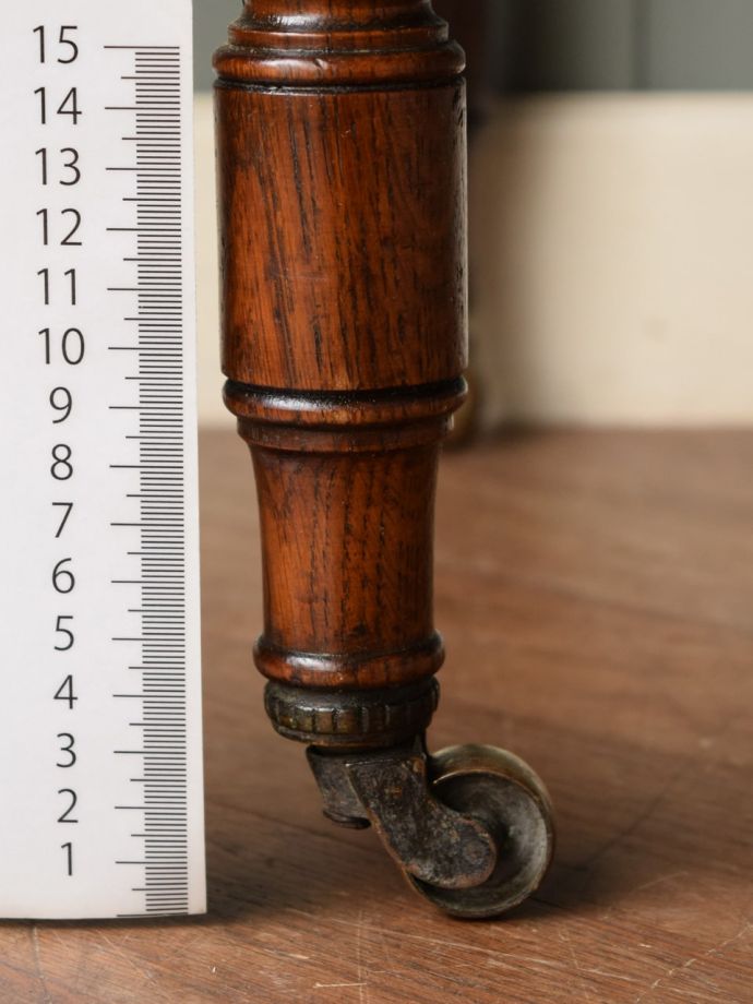 アンティーク家具の脚