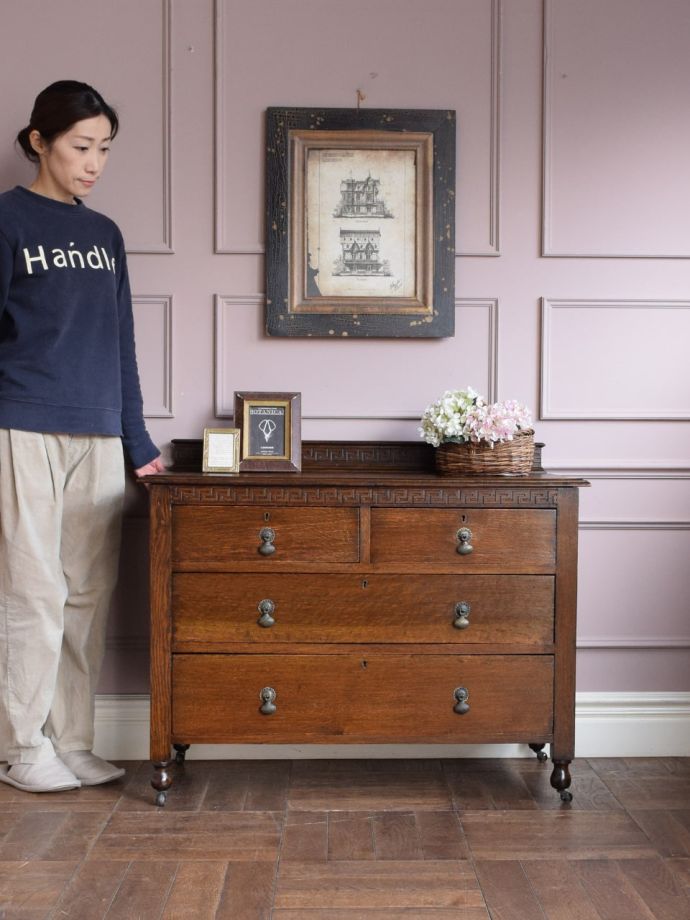 英国アンティークのチェスト