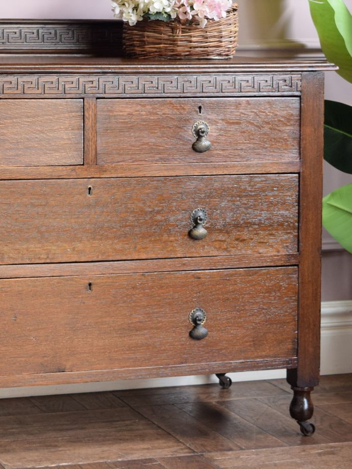 おしゃれなアンティークチェスト