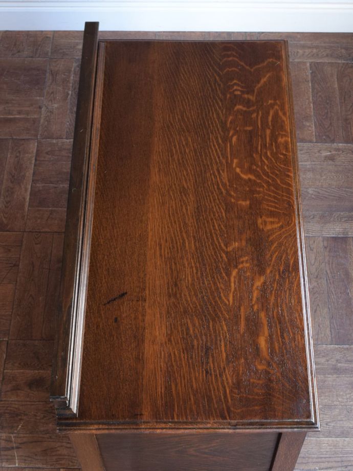 アンティークチェストの天板