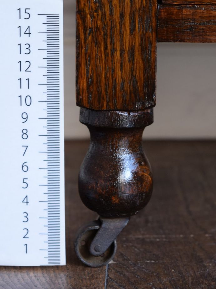 アンティーク家具の脚