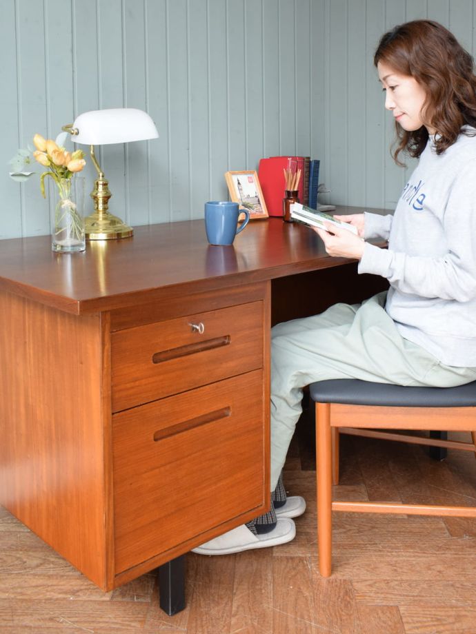 書斎机で楽しむ贅沢な時間