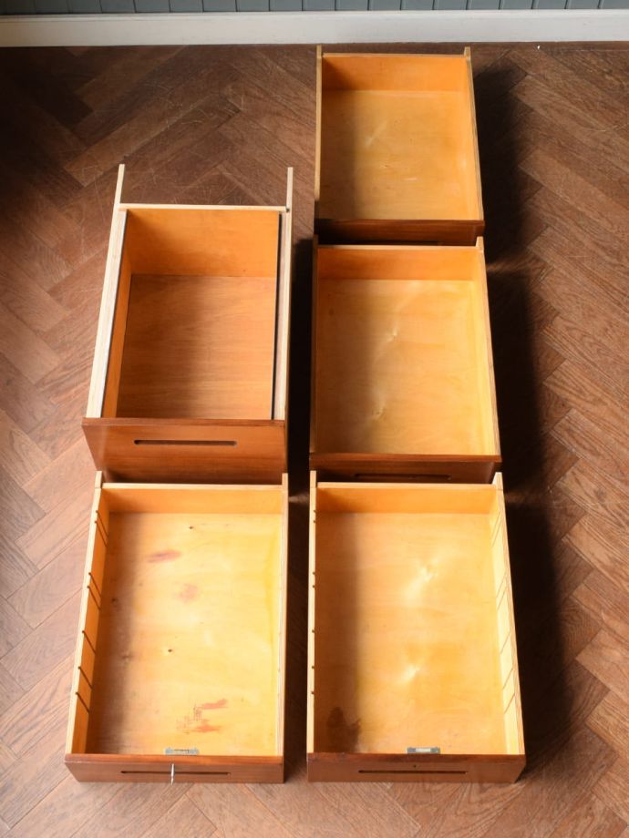 アンティークデスクの引き出し