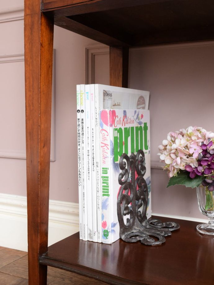 収納たっぷりのアンティーク家具