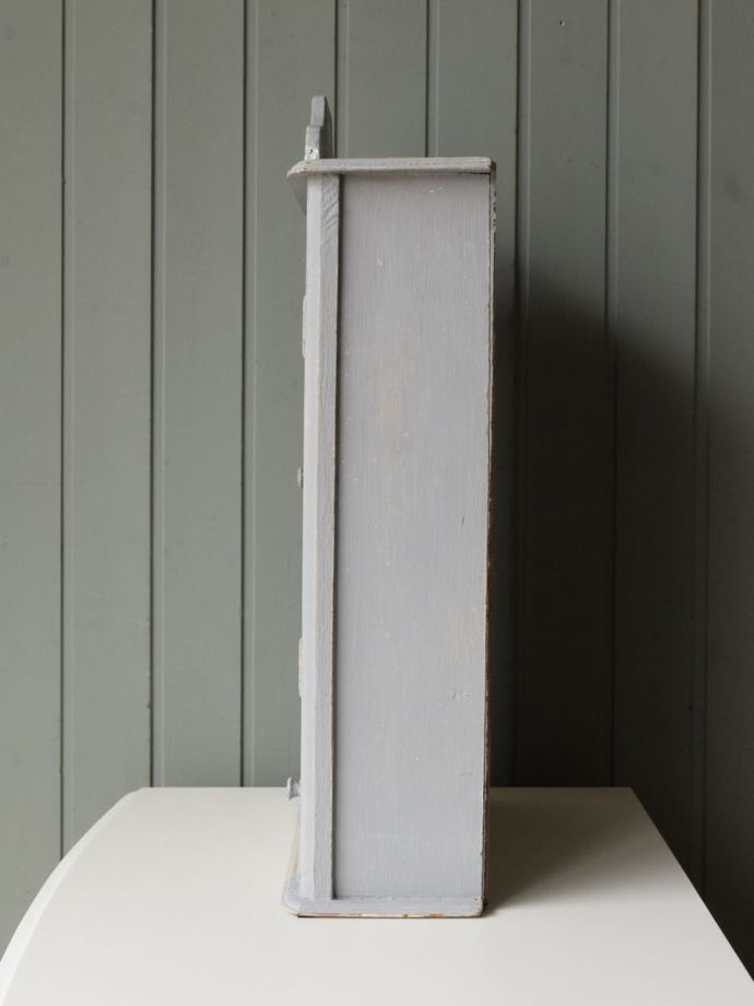 ウォールキャビネットの側面