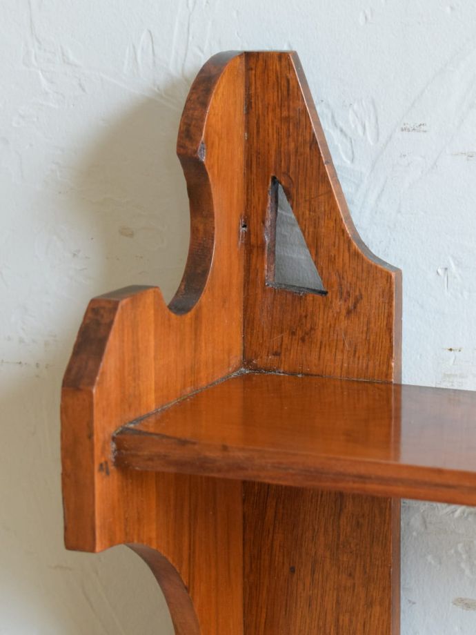 英国アンティークらしい装飾