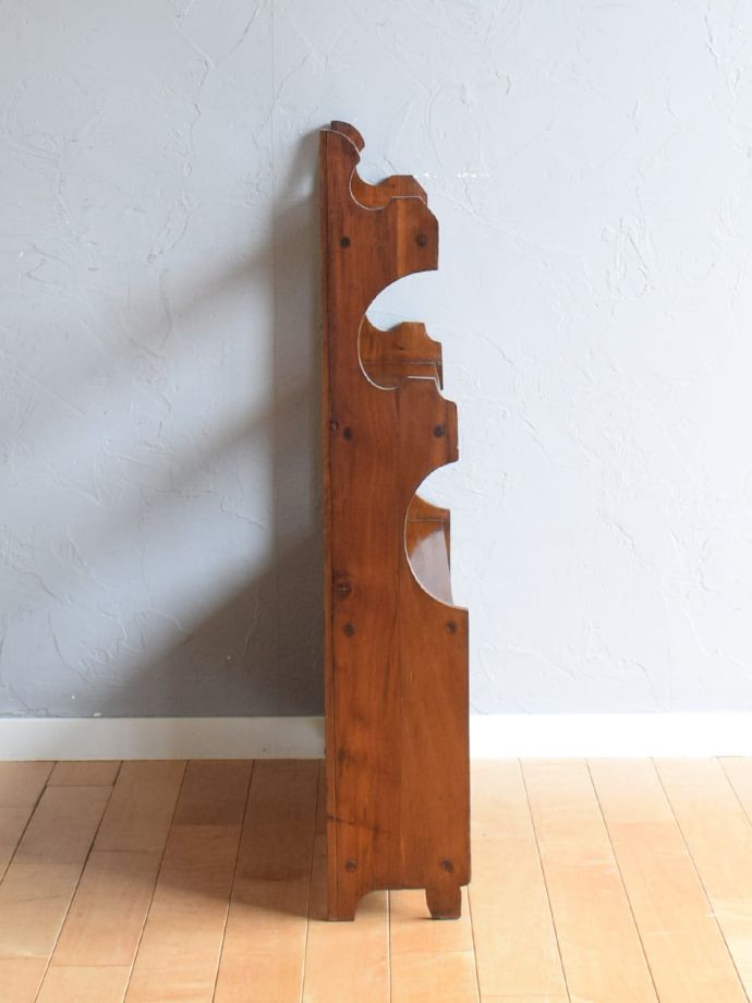 オープンシェルフの側面