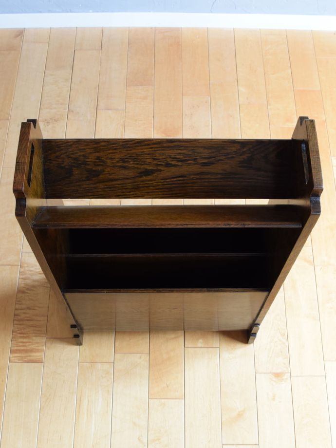 アンティークのおしゃれな本棚