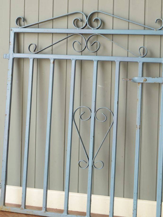 アンティークらしさが漂うゲート