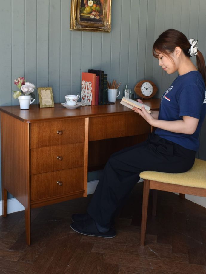 書斎机で楽しむ贅沢な時間