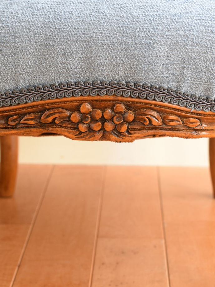 フランスらしい美しい彫