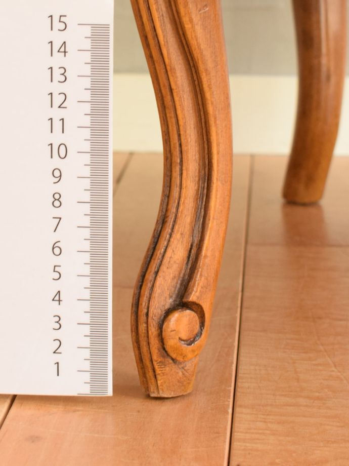 アンティーク椅子の脚