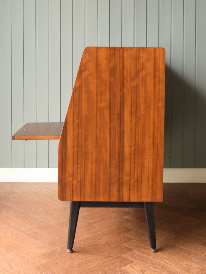 G-planのサイドボードの側面