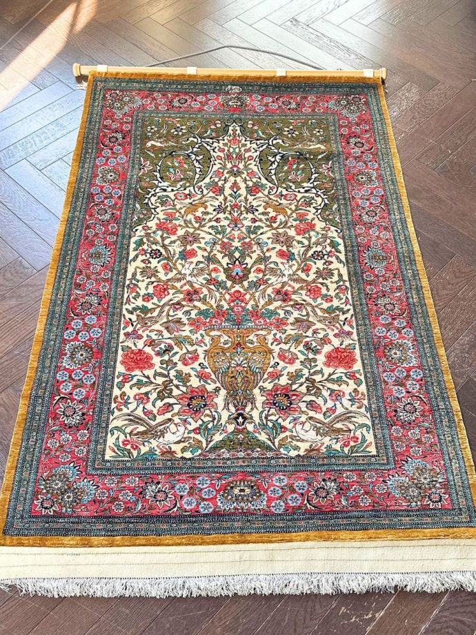 おしゃれなアンティークの絨毯