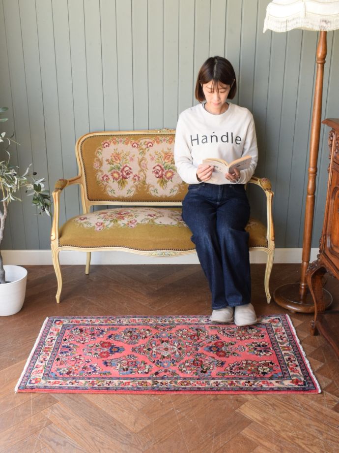 ビンテージのおしゃれな絨毯