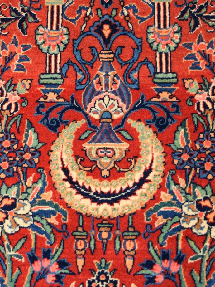 アンティーク絨毯の詳細中央