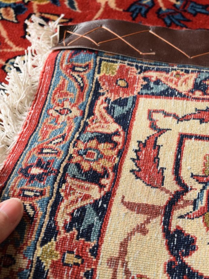 アンティーク絨毯の裏側手いり