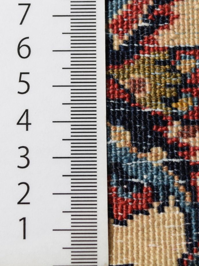 アンティーク絨毯の裏側定規入り